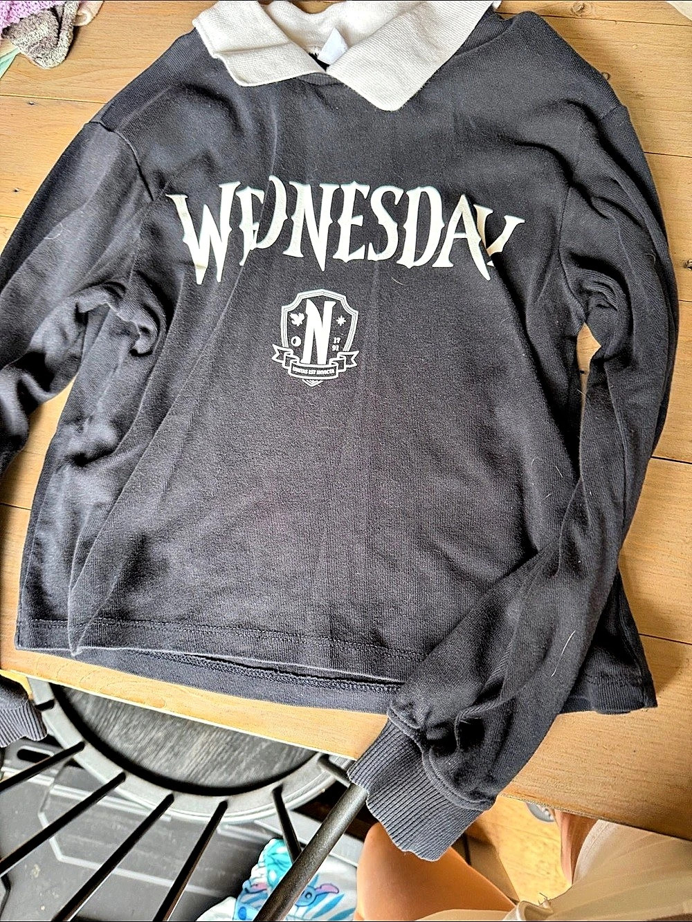 Wednesday Nevermore Academy Girls Size 9-10 Black & White Sweatshirt